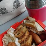 お弁当のお供に🍱🍴.スープジャーで作るお味噌汁。.@premihompo プレミ本舗さんのまるごとキューブだし&reg;をいただいたので。朝、スープジャーに仕込んでお昼にいただ&hellip;のInstagram画像