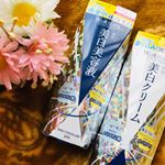 そばかすが実は気になっていて&hellip;美白ケアをしたいなと思っていた時に出会ったのがこちら。.株式会社pdcさんのダイレクトホワイトdeW 美白美容液と美白クリームです。美白と保湿のWケアが出来ま&hellip;のInstagram画像