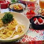 いつの #晩ごはん だっけなー😊って感じだけど暇だから投稿しゃおう😊❤️笑..*大葉とツナの冷製パスタ*ハムのかいわれ,レタス包み*プチトマトと玉ねぎのマリネ*ジャーマンポテト&hellip;のInstagram画像