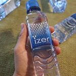 今日の水#アイザーピュアウォーター#常温#軟水#ガス抜き 派のわたし。重たい教科書を2冊も運ばなきゃいけない土曜日、授業のお友に毎週持参しています。超軟水でまろやか、美味し&hellip;のInstagram画像