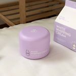 WHITE WHIPPING CREAMラベンダーを使ってみました~🙃🍊_塗って直ぐにトーンアップ🙄水分クリームのようなみずみずしいテクスチャーで重たくならない👏🏼塗った瞬間、水が出てくる&hellip;のInstagram画像