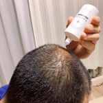 てっぺんが気になりだした旦那さん。﻿頭皮ケアのモニターに当選したよ。と伝えると、大喜びでした。﻿﻿「薬用育毛剤ローション KAMITAS」﻿﻿早速、毎晩お風呂上がりにマッサージして&hellip;のInstagram画像