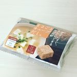 便利で美味しい、まるごとキューブだしをお試しさせていただきました。.名前の通り、かつお節まるごと入ったお料理が作れます。濾さないので、栄養価もアップ！..シンプルなパッケージの&hellip;のInstagram画像