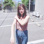 顔が鬼怖い夏の日眩しくてにらんでる.ボディクリーム外で塗ってるいい香りを纏ってこれから焼肉🥓..#焼肉 #ランチ #眩しい #夏 #summer #グロスボディ #ボディク&hellip;のInstagram画像