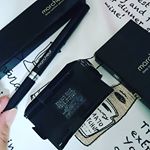 アイライナー久しぶりにペンシルタイプ。逆は修正やぼかし用のパフ。こういうのってたまに固いのあって痛いのよねぇと思うんだけど、これは優しい♪しかも色味も優しく、書きました！って言う色の濃&hellip;のInstagram画像