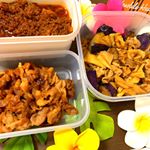 𓇼𓇼合い挽きミンチと豚バラが安かったから帰って速攻作り置き💪🌺カレーロコモコ風🌺🍆🍄🐷の甜麺醤炒め🌺生姜焼き&lrm;⋆元々家で飲むお茶はルイボスティーやねんけど今回モニタ&hellip;のInstagram画像