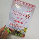 夏に向けて本気で減量中な私。･今はこのサプリにサポートしてもらってる🤗･プロシアエイト🏃･若摘みりんごと地中海産オリーブ葉などの厳選した自然素材原料を1日2粒に濃縮したもの&hellip;のInstagram画像