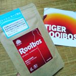 #モニプラ さまでタイガールイボスティーのモニター当選しました✨500mlペットボトルに入れて6時間放置するだけでオッケー😁煮出す必要なくアイスルイボスティーが出来る商品なんです😆ずぼらな私に&hellip;のInstagram画像