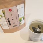 #くろもじ茶 #ハーブティー #monipla #izumonadeshiko_fan初めてくろもじ茶というものがあることを知り、試してみました。くろもじとは日本原産の香木だそうです。&hellip;のInstagram画像