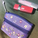 今日は久しぶりのイベントでした☺️せっかくなのでこの前いただいた#メイクお直しシート やリップをしっかり持って💓炎天下の中物販に並んだのですごく汗かいてメイク直ししがいがあった😂笑こんなに&hellip;のInstagram画像