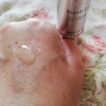 リペアジェル、つかっています。よくのびるので、小豆一粒くらいで、顔のお手入れができます。50代の疲れた肌の私は目元にも重ね塗り。しわよ、薄くなれ～#リペアジェル#リソウコーポレーション&hellip;のInstagram画像