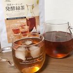 国産オーガニック発酵緑茶♡緑茶と言ったら緑のイメージですがこれは普通のお茶のような色！！味はどんな料理でも一緒に飲めるくらい飲みやすくて美味しい(*&acute;˘`*)♡ 食事中に飲むと脂肪吸収のブ&hellip;のInstagram画像