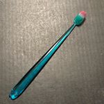 💫株式会社GSIクレオス様💫の商品❤️ハイカラフル-カクモウ-❤️ 私は普段、歯茎にブラシが当たる感覚が苦手で、こぶりな歯ブラシを使用しています。こまめにシャカシャカして磨&hellip;のInstagram画像