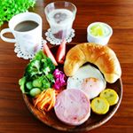 朝ごパン❤今朝のメインは、職人中橋義雄のこだわりのハム。分厚くカットしたプレスハムをフライパンで軽く焼きました。#おうちごはん #おうちごはんlover #ふたりごはん #&hellip;のInstagram画像