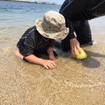今年初の海でした🏖＊＊毎年恒例で訪れる場所なんだけど、そこまで人も多くなくて、日陰にタープも張れて、わりとゆっくりできました⛺️＊＊今回は駐車場から芝生で平坦なので、車椅子でも&hellip;のInstagram画像