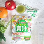 キッズハグの青汁をいただきました！偏食のある娘には甘いだけの栄養が不明なジュースより飲んでくれるとありがたい一品です.初めはみどりの色にこれなに？と怪しんでいましたが美味し&hellip;のInstagram画像