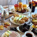 2019.8.2 金曜日～〜毎日暑いですね〜💦お弁当がなかった今日は#おうちカフェ #おうちアフタヌーンティーで、こんにちはです😋食器棚の整理をしていたらケーキスタンド発見したので&hellip;のInstagram画像