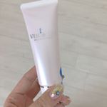 @reimei_official 様の #マイルドボディスクラブ をお試しさせてもらいました😊結構大きめの塩粒なので、強くこすると痛いかも💦洗い流した時にチュルンとして、使用後はフワフワスベス&hellip;のInstagram画像