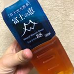 モニプラさんからの当選したペットボトル専用プレミアムルイボスティー❗️6時間たって出来上がりました😆ティーバッグを500㎖のペットボトルの水に入れるだけ、という簡単にアイスルイボスティーが&hellip;のInstagram画像