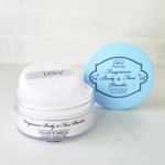 夏のお肌を少しでもサラサラに保ちたい時は、やっぱりパウダーが必須。この夏、愛用しているのがレヴィーのフレグランスボディ＆フェイスパウダー。皮脂を吸着するタピオカデンプン配合で塗った瞬間すべすべ&hellip;のInstagram画像