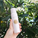 夏休みの大事なお供👒スプレータイプの日焼け止めで、顔も髪も全身使えるものを☀️さっと使える手軽さと、手も汚れず使えるところ、つけ心地の軽さがお気に入り🧡夏休みただただ のんびりしてきます🏖&hellip;のInstagram画像