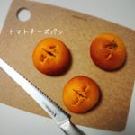 カッティングボードのモニター🙌❤.食洗機ないけど...これは食洗機対応のカッティングボード使いやすかった🙌✨✨パン切っても中の具がべチャーってならないし木のように見えても手入れ&hellip;のInstagram画像