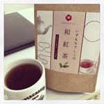 出雲の国から、いずもなでしこさんの和紅茶が届きました（&acute;&omega;`❤）てか、実は結構前に届いてたんやけど&hellip;^^;地元が山陰なもので、見かけるとついつい買ったり応募したり(笑)島根県産の茶葉1&hellip;のInstagram画像