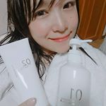 うねりが水の力で矯正されるこのシャンプーとトリートメントです(*≧з≦)頭皮のケアまでできるお肌に優しい成分でできてます(*&acute;▽｀*)このじっとりした時期はほんまヘアアイロンで伸ばしてもすぐう&hellip;のInstagram画像