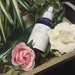 .愛用中の化粧水などのスキンケアの前に使う、#導入美容液 #デアウ だよ🤗.肌をやわらげる成分乳酸やグリコール酸が配合。されていて、角質層のすみずみまで浸透し、凸凹のないフラットな肌へ導い&hellip;のInstagram画像