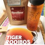 ルイボスティー♡ルイボスティーが大好きで普段から家族みんなでルイボスティーを飲んでいます！抗酸化作用も高く体にいいお茶なので安心してがぶがぶ飲んでます☺︎今回はTigerのプレミアムルイボステ&hellip;のInstagram画像