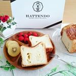 こんにちは☀今日は特別なあさごぱん☕🍞🌄.くりーむパンで有名な八天堂さんの『とろける食パン』.プレーン2本いただいたのでまずはレンジでふわふわっほっかほかマーガリン&hellip;のInstagram画像