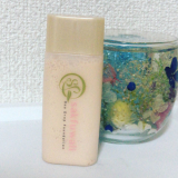 軽い着け心地のファンデーション