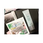 こちらは薬用美白オールインワン『シズカゲル』です。✨ さまざまな肌トラブルを多角的にケアする薬用美白オールインワンの「シズカゲル」。-美白で知られるアルブチンをはじめ、豊富な美容成分を含んだゲ&hellip;のInstagram画像