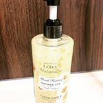 最近の私の癒し🌼🌼🌼カモミールの香りで至福のbath time🛁#leivy_japan #レイヴィー #花びら香る #ボディシャンプー #シャワージェル #春夏用 #monipla #a&hellip;のInstagram画像