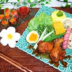 今日は暑かった〜😵一度涼しくなったのでもうこのまま秋❓と思っていたらまだまだ残暑が厳しいですね&hellip;ということで夏っぽい#今日のばんごはん ★手羽元のジャム煮★野菜サラダ★ブラートヴル&hellip;のInstagram画像