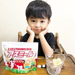 そうちゃんの日課✨アスミールを飲んでるよ💕この夏でアイスを覚えてしまったそうちゃん💦そんなそうちゃんの為に、今回はアスミールでアイスを作ってみたよ🍨ココア味で美味しかったみたい&hellip;のInstagram画像