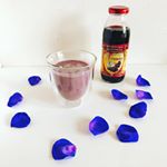 有機アロニア果汁ポリフェノールとアントシアニンはブルベリーの約５倍！ストレートでもガツンときて美味しいけど、アーモンドミルクとブレンドしたらまろやか☺️ #tarzan #トレメシ #ar&hellip;のInstagram画像