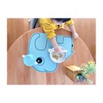 離乳食について色々コメントありがとうございます😭😭また共有させていただきます😭✨ お昼は全く食べなかったので葡萄だけ笑&larr;いいのかな笑いただいた食器とマット♡可愛い～♡gakuもお気に入&hellip;のInstagram画像