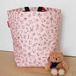 ライゼンタールさんのストレージサック🛍かわいいピンクのアニマル柄が届きました♪18lと大容量。お出かけにも片付けバックにも用途はいろいろ。我が家ではぬいぐるみを入れるバックとして子供部屋に&hellip;のInstagram画像