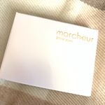 ..マルシュールシャインアイズのアイシャドウ04のブルーを使いました。ブルーって自分では買ったことなくて挑戦。一重だからアイシャドウ塗ってもわからないんだけど、目を瞑ったらこんな感&hellip;のInstagram画像