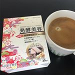 発酵尽くしの美容サプリをいただいています。乳酸菌発酵コラーゲン・ビフィズス菌と菌の栄養となるオリゴ糖と食物繊維が入っています。・白砂糖不使用で、ヘルシーで素朴な甘みです。外出先でも水なしで&hellip;のInstagram画像