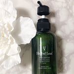 @utukcia  のシャンプー🍃32種類の植物エキスヘアケア成分配合。洗浄成分には素肌にやさしいアミノ酸系洗浄成分を使用しててシリコンやアルコールなどの15の無添加フリーの髪に優しいシャンプ&hellip;のInstagram画像