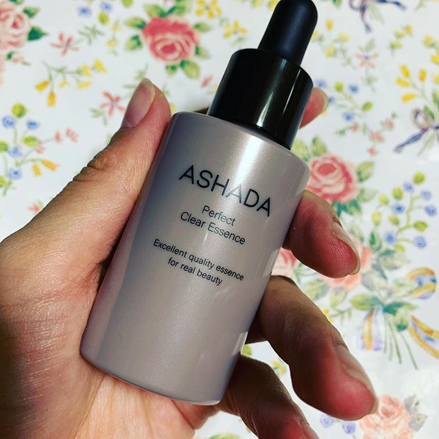 口コミ投稿：ASHADA﻿ アスハダ（ @ashada_official ）﻿ パーフェクトクリアエッセンス﻿です。使っ…
