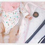 ..ティシビィジャパン様より#ダニ捕りロボ が届きました🎁..家の中に潜むダニを簡単に発見できるダニ目視キットです😊..ソファーの間やじゅうたんの下などに設置し&hellip;のInstagram画像