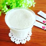 モリンガバナナスムージー&hearts;今朝のスムージーは、凍らせておいたバナナ、豆乳、ヨーグルト、フルーツモリンガ。ミキサーにかけて出来上がり。スーパーフードの国産モリンガに乳酸菌、植物発酵エ&hellip;のInstagram画像