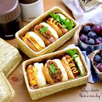 2019.10.02*『ホットドック弁当』*・ホットドック3種(ノーマル・チーズ・チリ)・コーンスープ・葡萄**バターロールでホットドック3種作ったよ。ウインナ&hellip;のInstagram画像