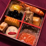 かば田のおせちを試食させて頂きました😊ひとつひとつが丁寧に作られていて、特に明太イカが凄く美味しかった😍黒豆も普段食べませんが、箸が止まらなくなるほど美味しかった‼️かば田のイメージキャラ&hellip;のInstagram画像