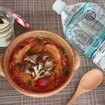 今日のお昼ごはん #焼きキノコのシーフードリゾット秋晴れが爽やかー。散歩がてら特売のタマゴを買いに行こうと思いきや、来月のスケジュールにダブルブッキング発覚&hellip;。その処理に追われ&hellip;のInstagram画像