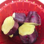 野菜を洗う、水を切る、電子レンジで加熱する、冷蔵庫で保存する。これら一連の作業が全て叶うボール＆コランダーセットをリベラリスタ様よりお試しさせて頂きました✨✨ オーバーフロー防止機能付きなので、お野菜&hellip;のInstagram画像