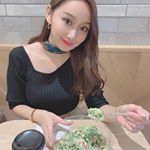 🌿*@naturalcouture_official のワンショルトップス使いやすい♡**#choppedsalad #dinner #monipla #naturalcout&hellip;のInstagram画像